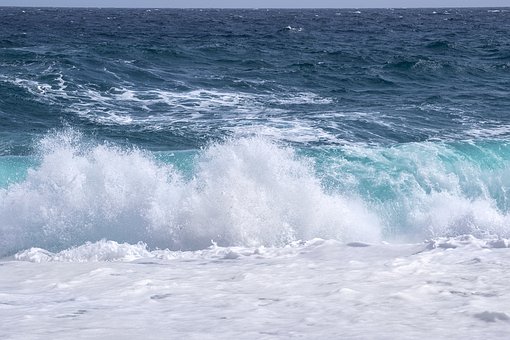 ocean waves rolling to shore 340