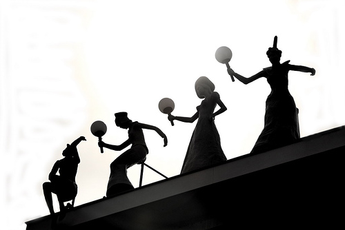 silhouette_performers1669091688_3d8a91996c